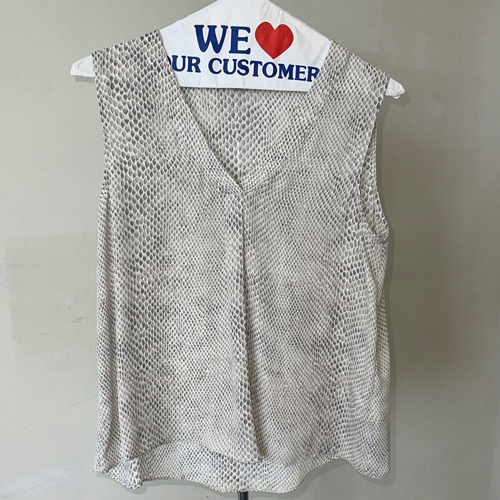 Rose & Olive Gray Snake Print Sleeveless Top - Small